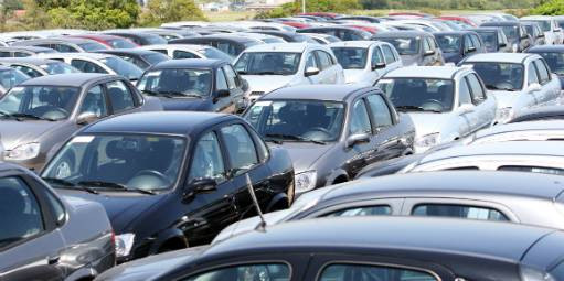  Vendas de veículos caem 11,5% em janeiro, diz Fenabrave