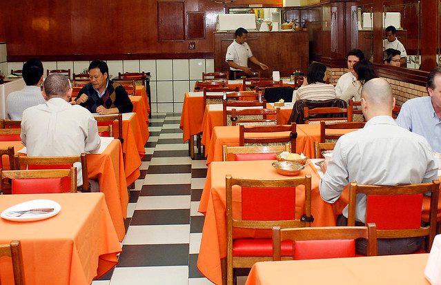  Restaurantes não conseguem repassar aumento de custos para o cardápio