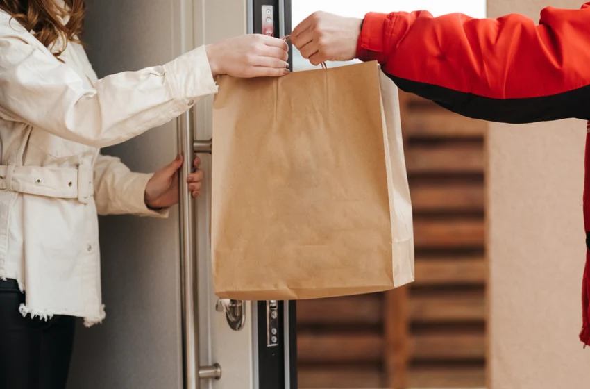  Startup cria mochila de delivery que mantém pedido aquecido