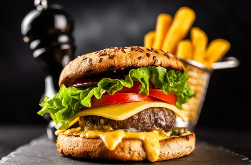  Brasileiros consomem 25 mil hambúrgueres por dia