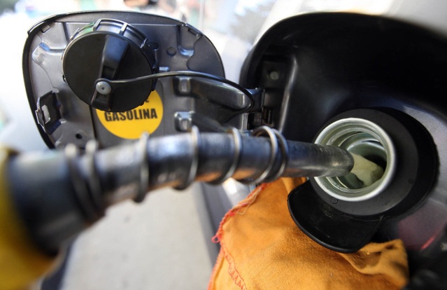  Petrobras reduz preço da gasolina em R$ 0,13 para as distribuidoras