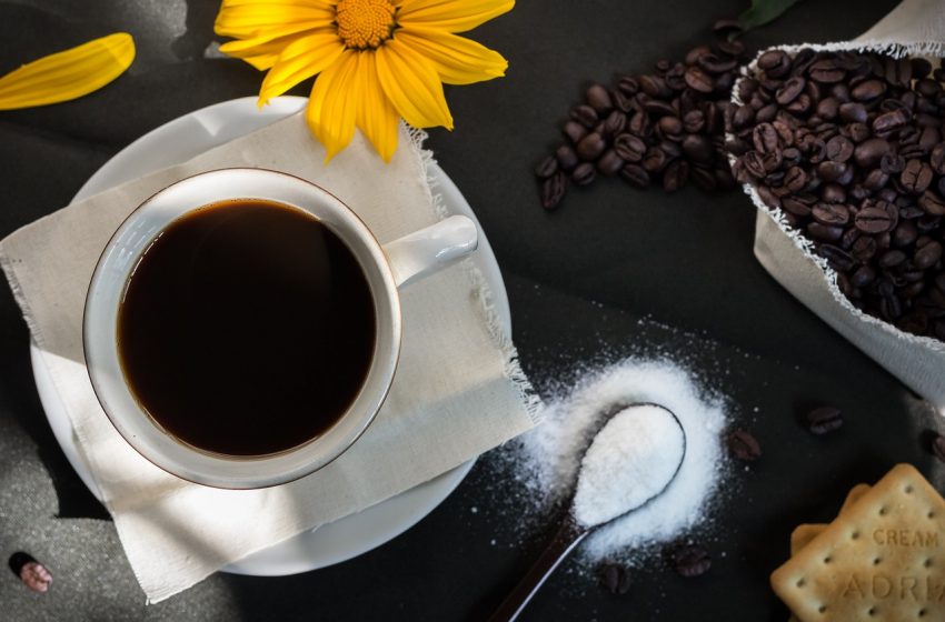  Açúcar e café têm aumento de preço e menos marcas disponíveis nos supermercados