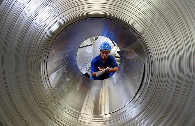  Produção de alumínio cresce 24% em 2023 e país volta a ser autossuficiente